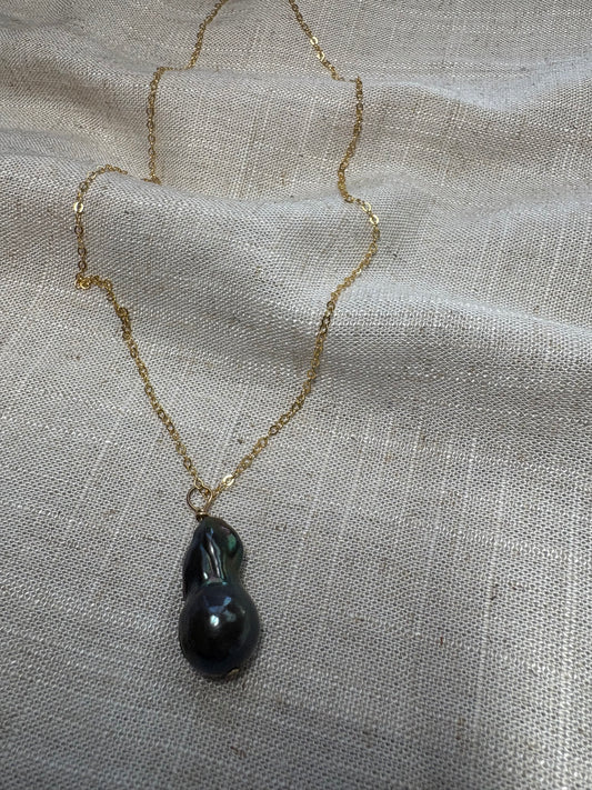 Freshwater pearl necklace