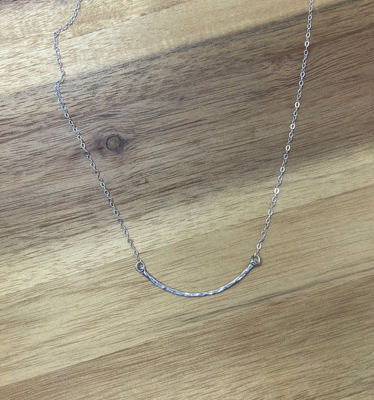 Curved bar necklace