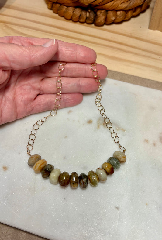 Multi color necklace